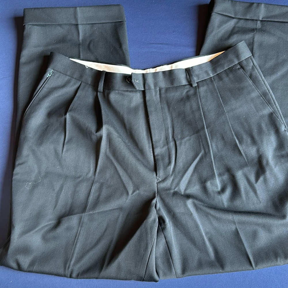 LIKE NEW black dress pants Executive Collection 40x32